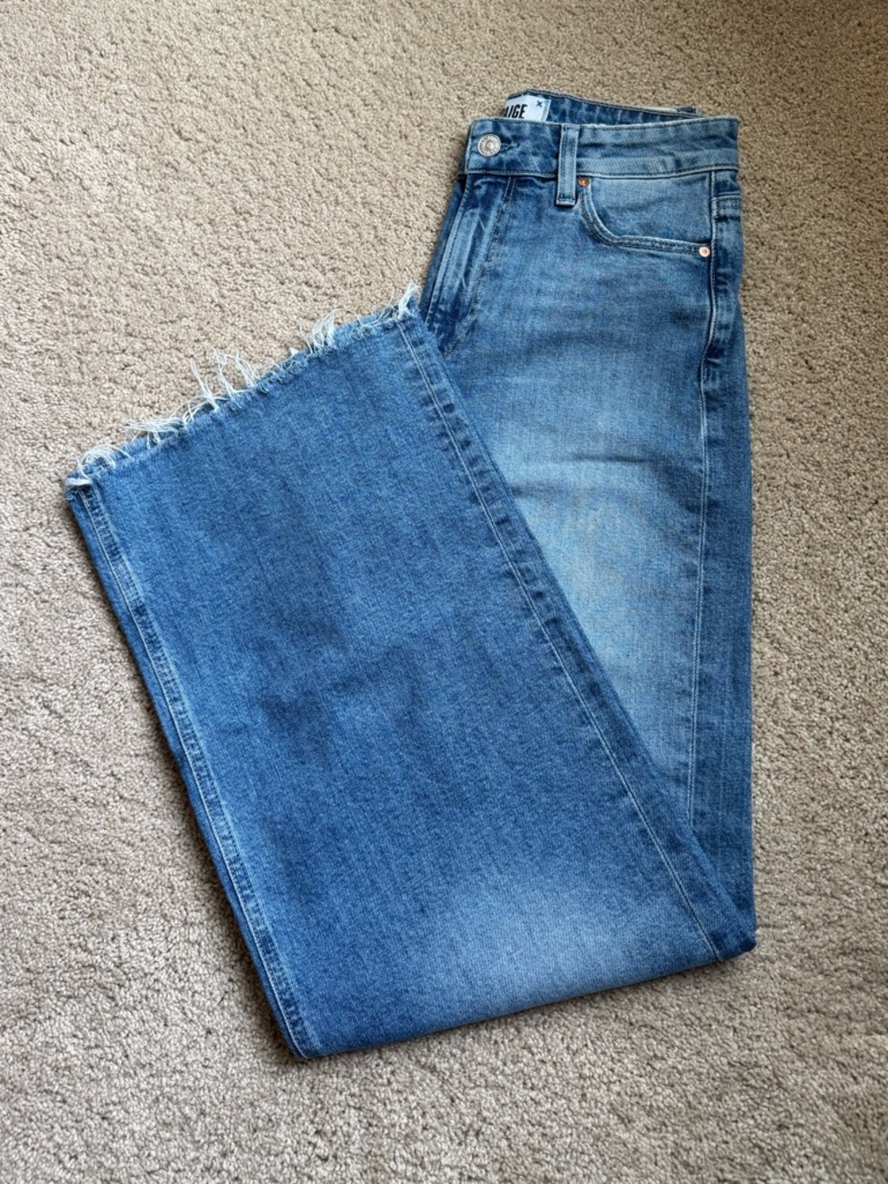 PAIGE Anessa 31 in -Light Blue Denim Jeans